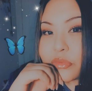 Meet your Posher, Demika